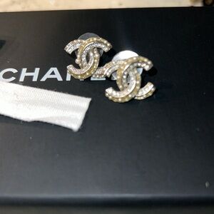 Chanel CC pearl vintage earrings